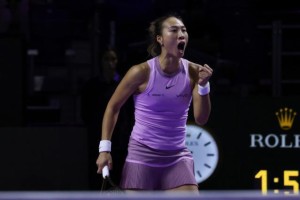 体育新闻-郑钦文一数据超越李娜 总决赛最后一轮迎生死战