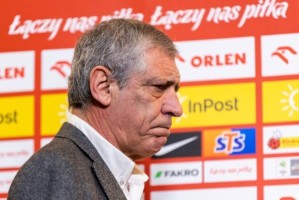 竞技体育-2胜3负 莱万波兰悬了 费尔南多·桑托斯却不辞职！